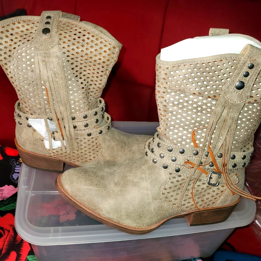 Women boots